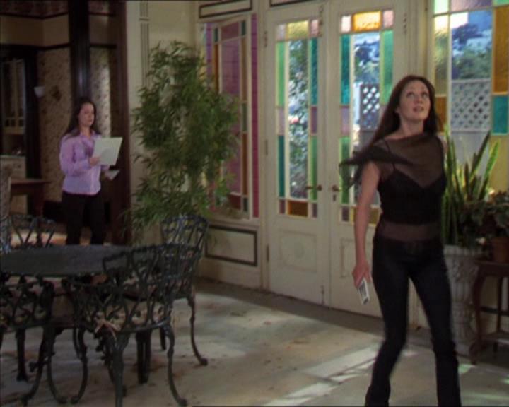 Charmed-Online-dot-322AllHellBreaksLoose1239.jpg Charmed-Online-dot-322AllHellBreaksLoose1239.jpg