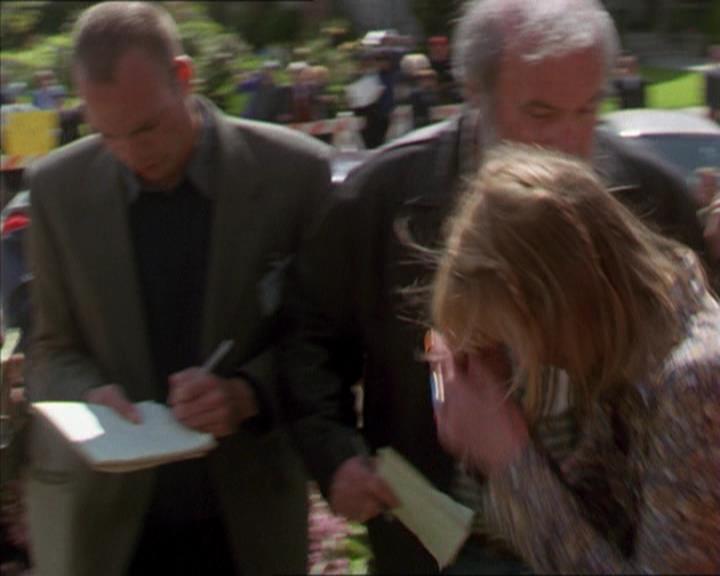 Charmed-Online-dot-322AllHellBreaksLoose1333.jpg Charmed-Online-dot-322AllHellBreaksLoose1333.jpg