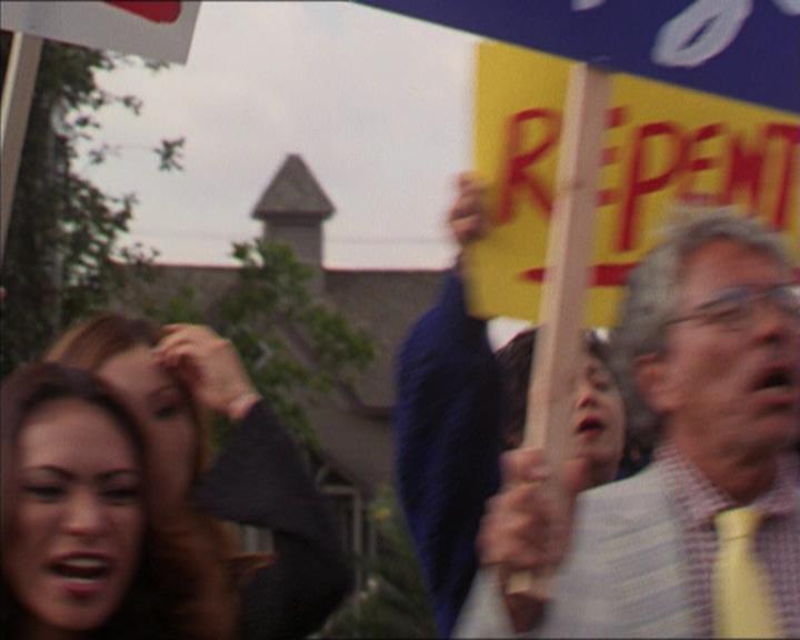 Charmed-Online-dot-322AllHellBreaksLoose1572.jpg Charmed-Online-dot-322AllHellBreaksLoose1572.jpg