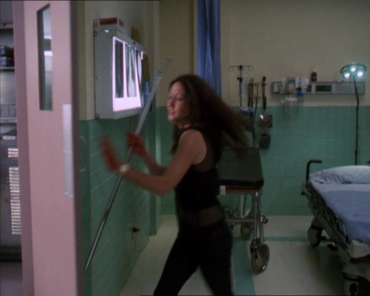 Charmed-Online-dot-322AllHellBreaksLoose2015.jpg
