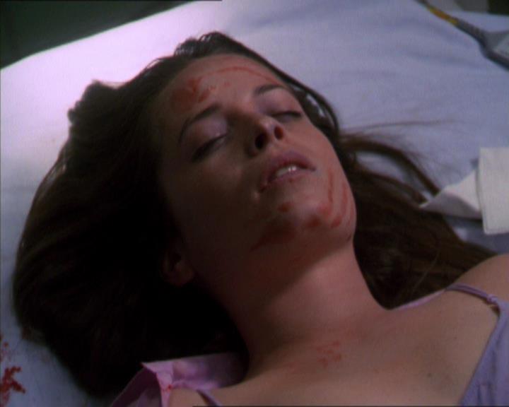 Charmed-Online-dot-322AllHellBreaksLoose2029.jpg