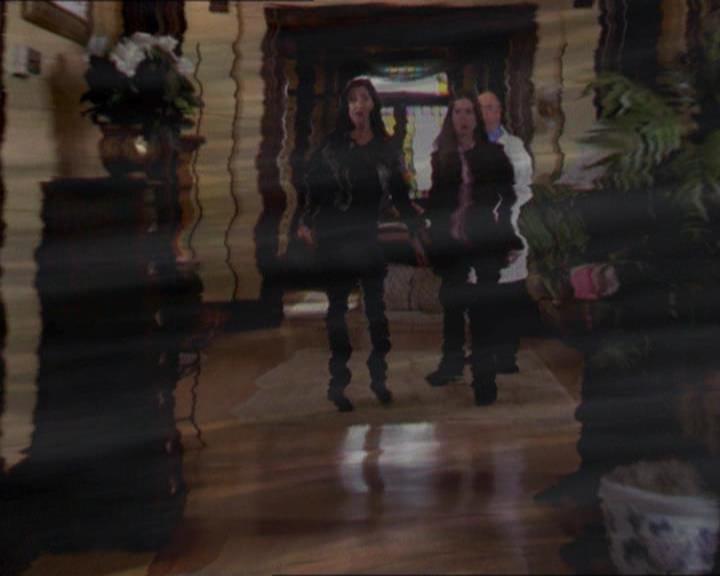 Charmed-Online-dot-322AllHellBreaksLoose2263.jpg