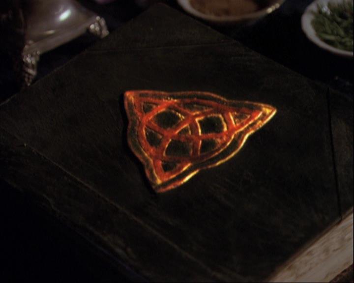 Charmed-Online_dot_net-4x01-2CharmedAgain0146.jpg