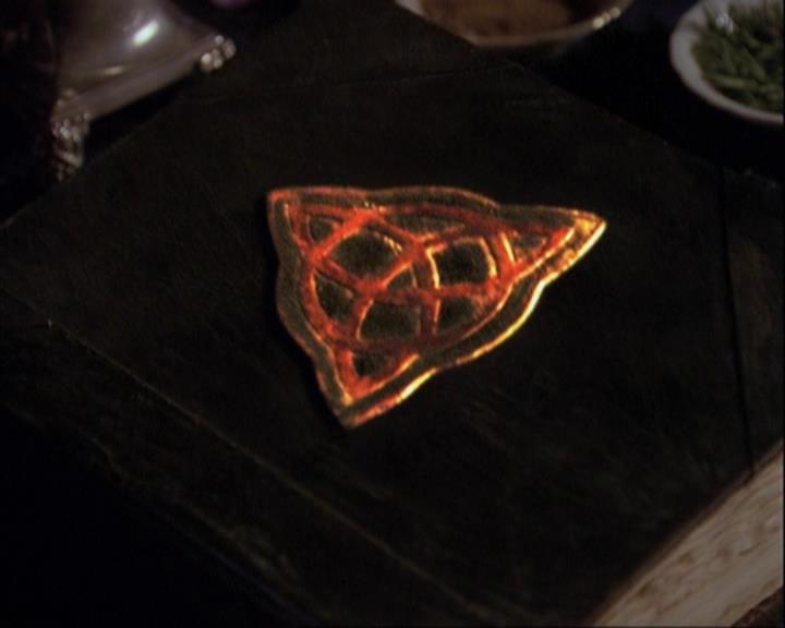 Charmed-Online_dot_net-4x01-2CharmedAgain0147.jpg