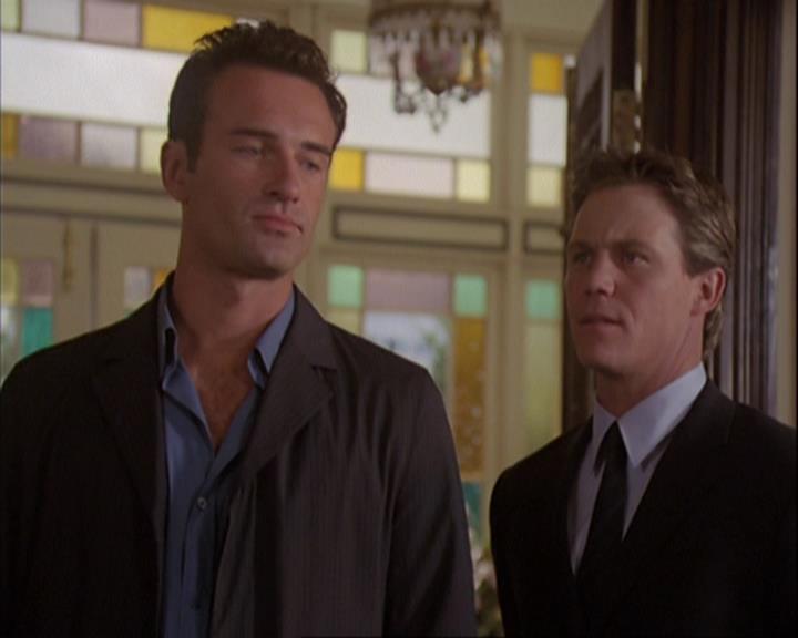 Charmed-Online_dot_net-4x01-2CharmedAgain0340.jpg