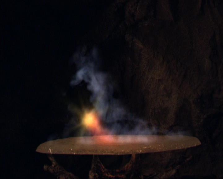 Charmed-Online_dot_net-4x01-2CharmedAgain0504.jpg