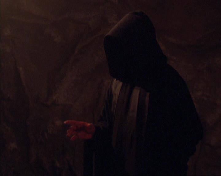 Charmed-Online_dot_net-4x01-2CharmedAgain0509.jpg