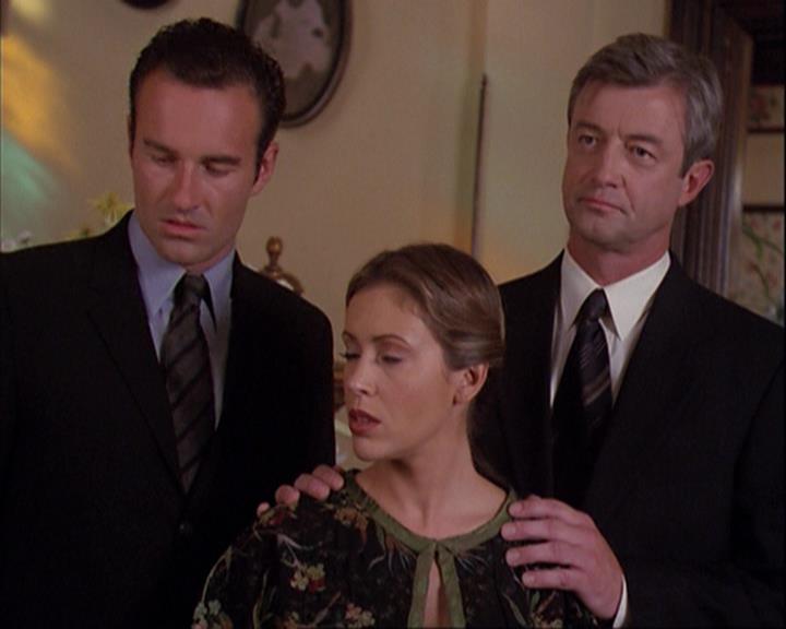 Charmed-Online_dot_net-4x01-2CharmedAgain0934.jpg