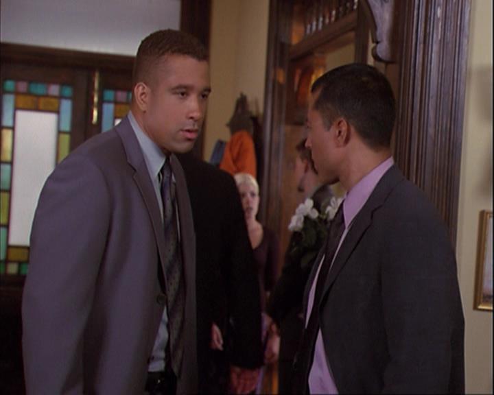 Charmed-Online_dot_net-4x01-2CharmedAgain0936.jpg
