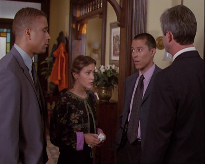 Charmed-Online_dot_net-4x01-2CharmedAgain0977.jpg