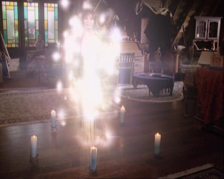 Charmed-Online_dot_net-4x01-2CharmedAgain1011.jpg