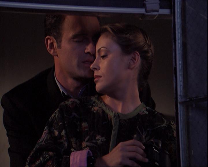 Charmed-Online_dot_net-4x01-2CharmedAgain1377.jpg