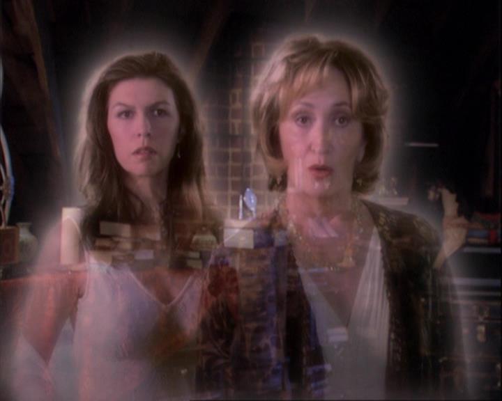 Charmed-Online_dot_net-4x01-2CharmedAgain2030.jpg