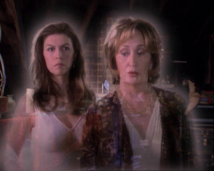 Charmed-Online_dot_net-4x01-2CharmedAgain2043.jpg