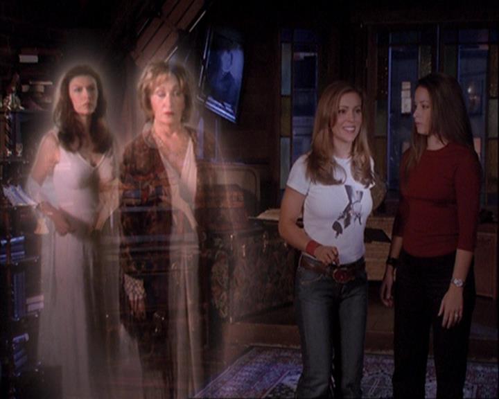 Charmed-Online_dot_net-4x01-2CharmedAgain2058.jpg