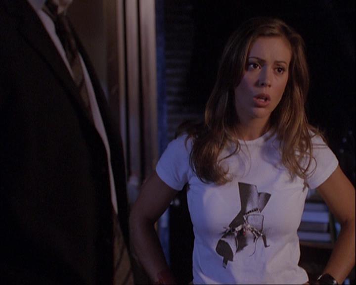 Charmed-Online_dot_net-4x01-2CharmedAgain2145.jpg