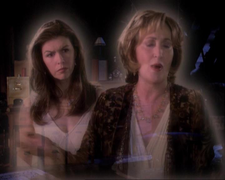 Charmed-Online_dot_net-4x01-2CharmedAgain2152.jpg