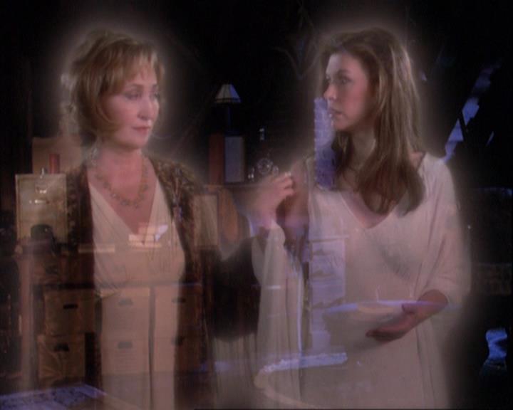 Charmed-Online_dot_net-4x01-2CharmedAgain2229.jpg