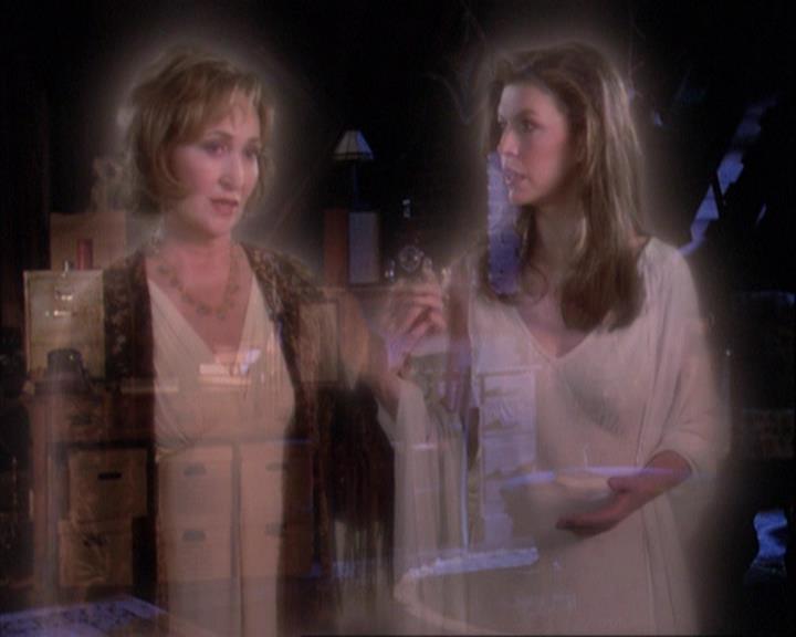 Charmed-Online_dot_net-4x01-2CharmedAgain2230.jpg