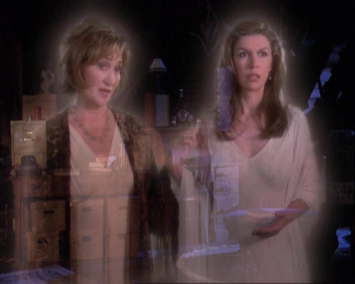 Charmed-Online_dot_net-4x01-2CharmedAgain2231.jpg