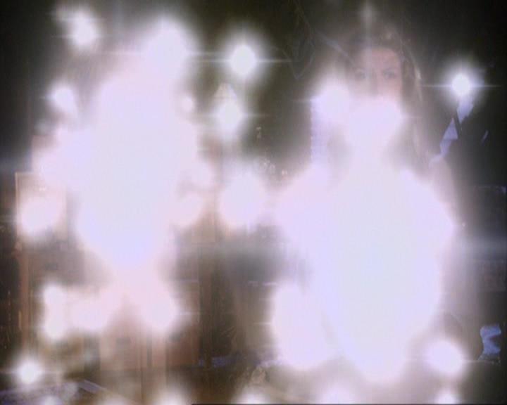 Charmed-Online_dot_net-4x01-2CharmedAgain2235.jpg