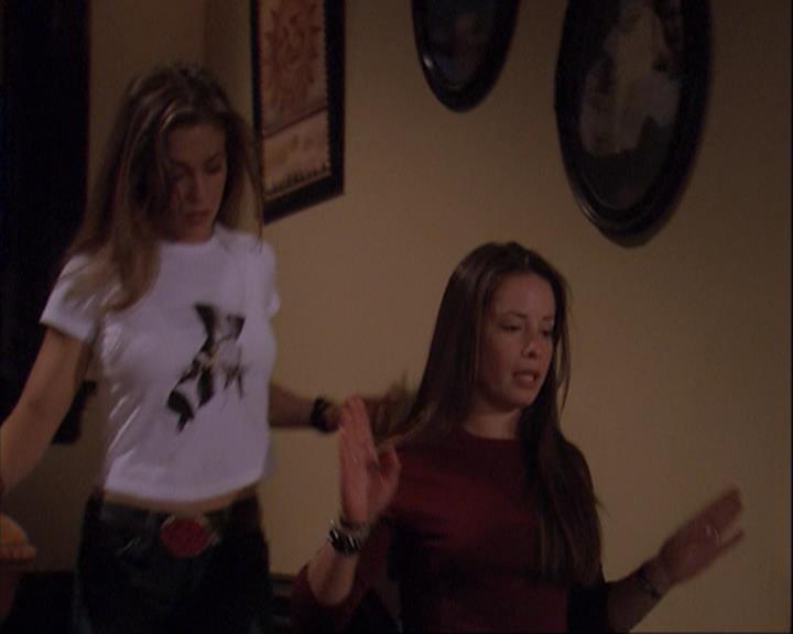 Charmed-Online_dot_net-4x01-2CharmedAgain2250.jpg