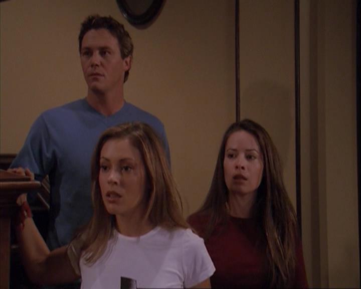 Charmed-Online_dot_net-4x01-2CharmedAgain2255.jpg