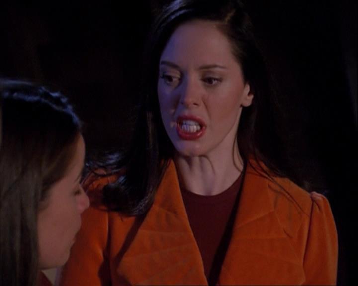 Charmed-Online_dot_net-4x01-2CharmedAgain2344.jpg