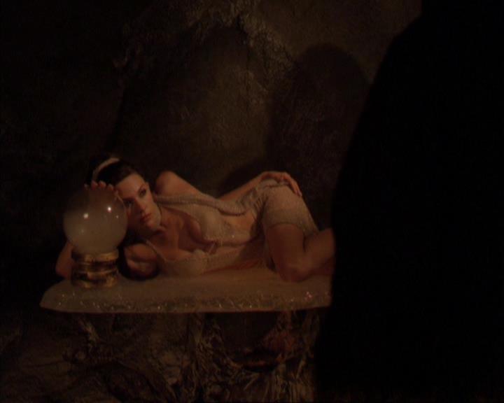 Charmed-Online_dot_net-4x01-2CharmedAgain2395.jpg