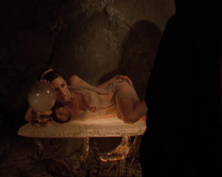 Charmed-Online_dot_net-4x01-2CharmedAgain2397.jpg