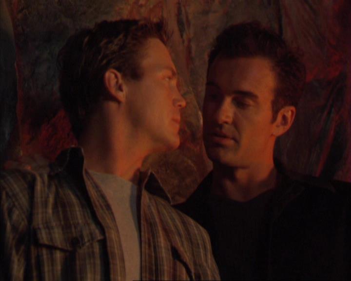 Charmed-Online_dot_net-4x01-2CharmedAgain2887.jpg
