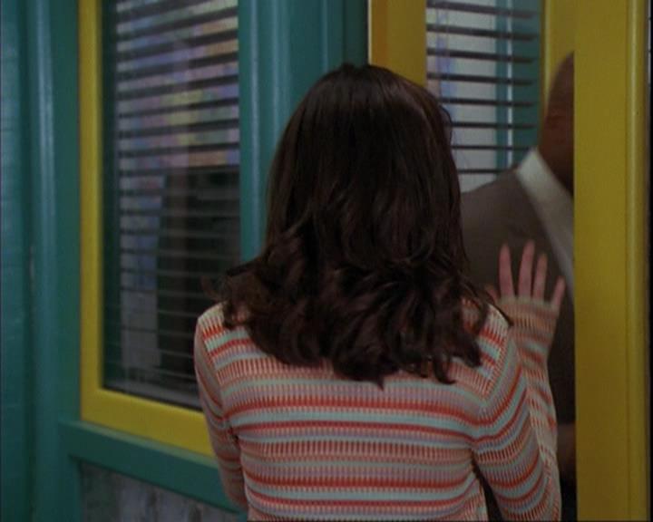 Charmed-Online_dot_net-4x01-2CharmedAgain3008.jpg