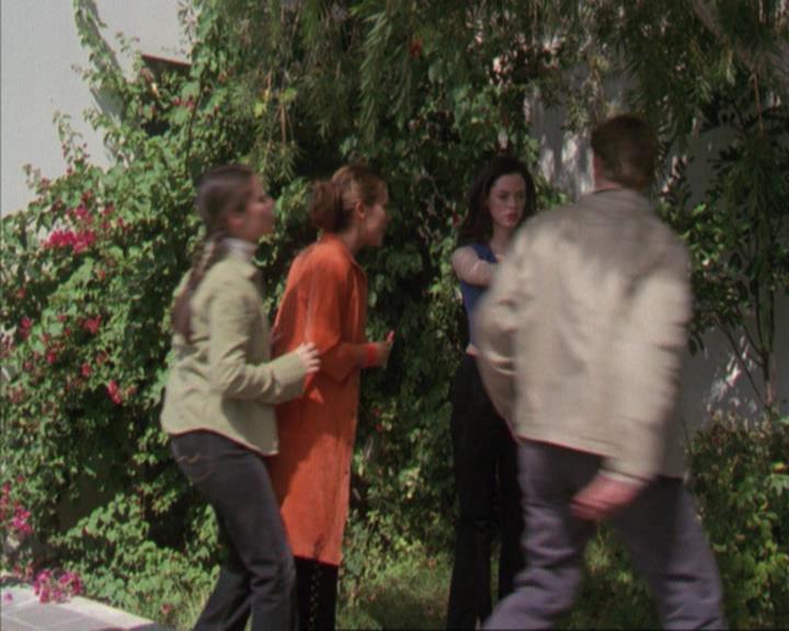 Charmed-Online_dot_net-4x01-2CharmedAgain4013.jpg