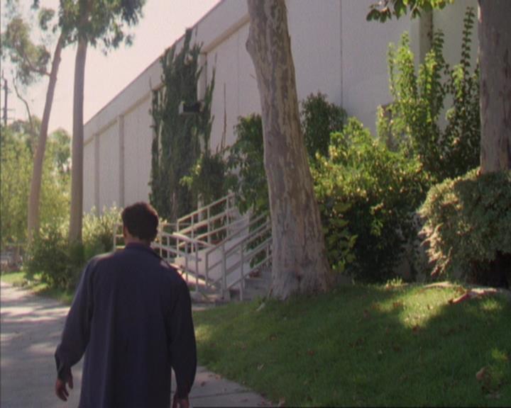 Charmed-Online_dot_net-4x01-2CharmedAgain4120.jpg