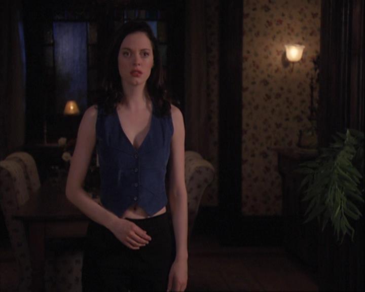Charmed-Online_dot_net-4x01-2CharmedAgain4227.jpg