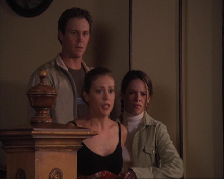 Charmed-Online_dot_net-4x01-2CharmedAgain4244.jpg