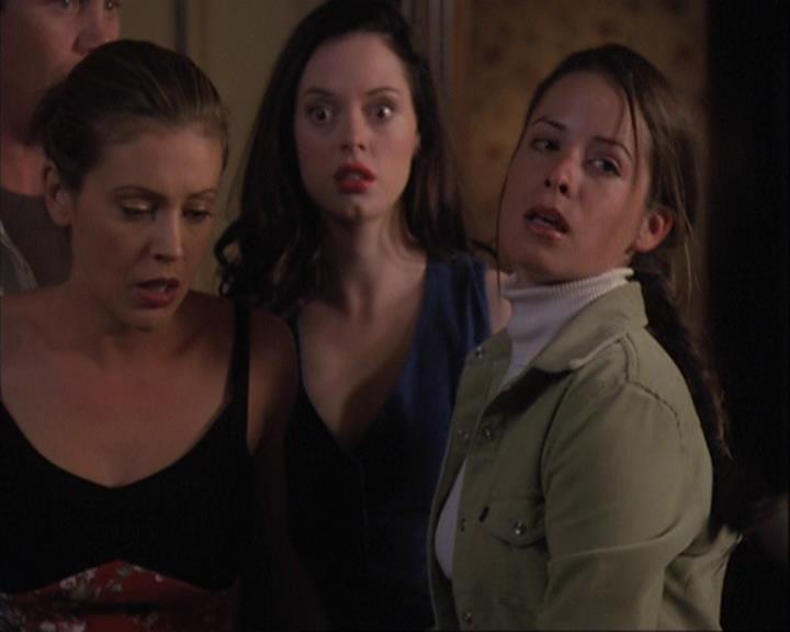 Charmed-Online_dot_net-4x01-2CharmedAgain4266.jpg