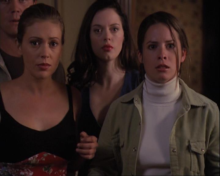 Charmed-Online_dot_net-4x01-2CharmedAgain4291.jpg