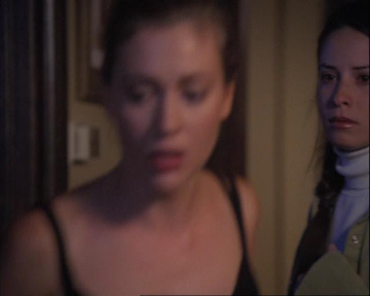 Charmed-Online_dot_net-4x01-2CharmedAgain4328.jpg
