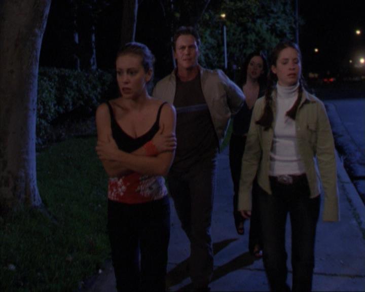 Charmed-Online_dot_net-4x01-2CharmedAgain4341.jpg