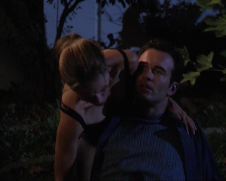 Charmed-Online_dot_net-4x01-2CharmedAgain4348.jpg