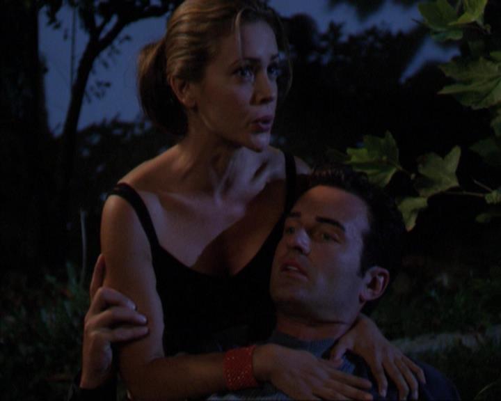 Charmed-Online_dot_net-4x01-2CharmedAgain4355.jpg