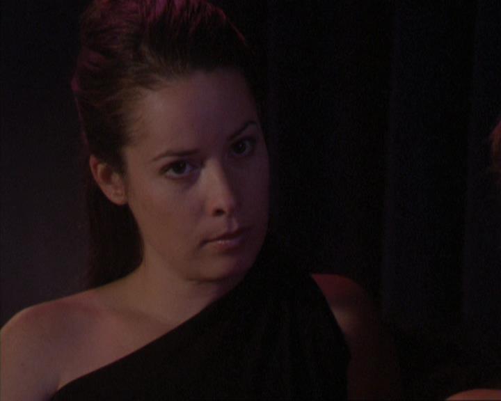 Charmed-Online_dot_net-4x01-2CharmedAgain4599.jpg