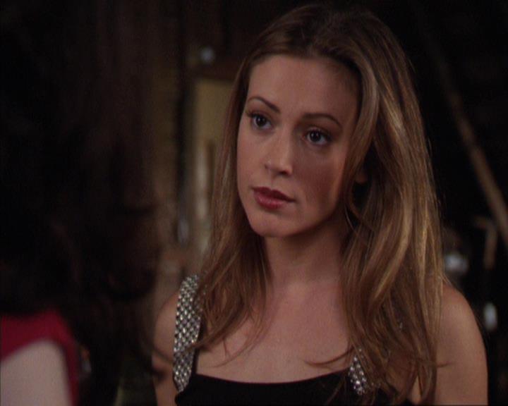 Charmed-Online_dot_net-4x03HellHathNoFury0406.jpg