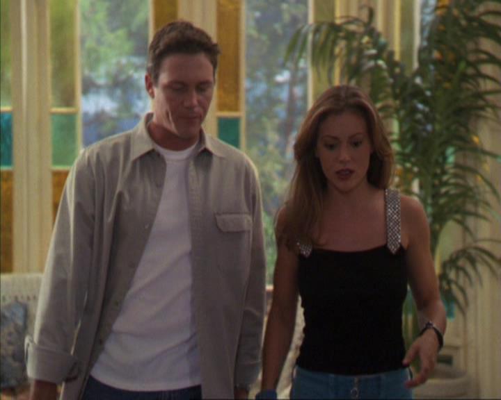 Charmed-Online_dot_net-4x03HellHathNoFury0501.jpg
