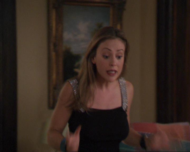 Charmed-Online_dot_net-4x03HellHathNoFury0504.jpg