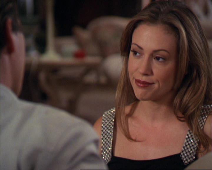 Charmed-Online_dot_net-4x03HellHathNoFury0528.jpg