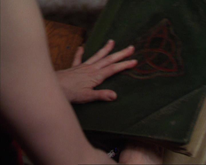 Charmed-Online_dot_net-4x03HellHathNoFury0567.jpg Charmed-Online_dot_net-4x03HellHathNoFury0567.jpg