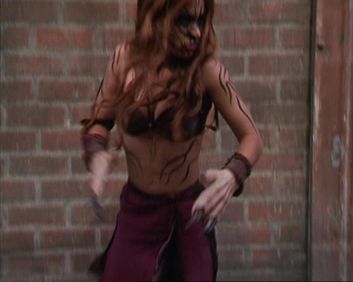 Charmed-Online_dot_net-4x03HellHathNoFury0866.jpg