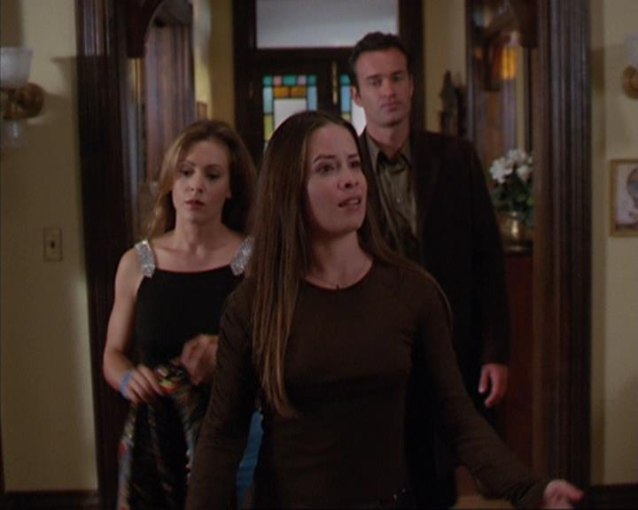 Charmed-Online_dot_net-4x03HellHathNoFury0886.jpg